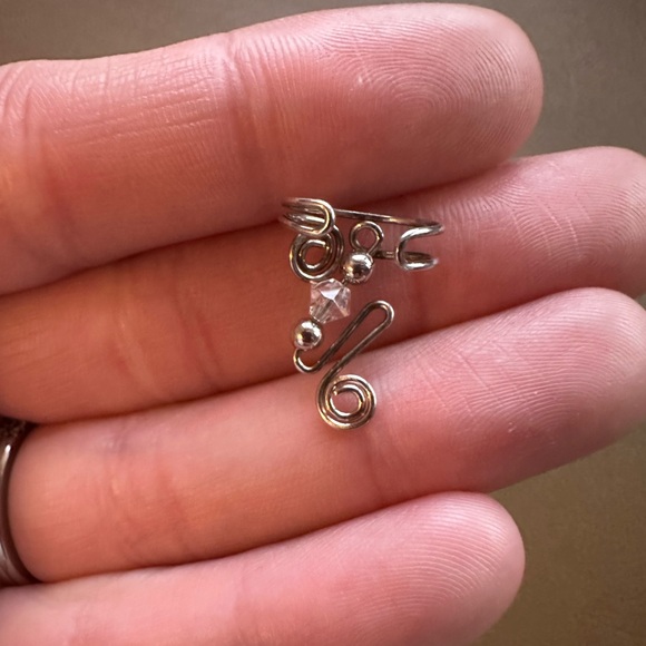 Ear Cuff - Picture 2 of 3